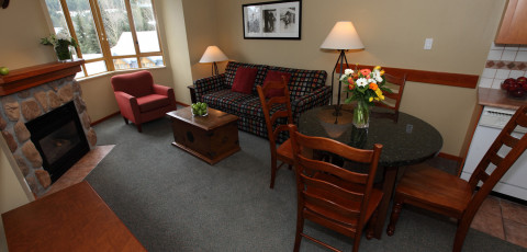 WHISTLER CASCADE LODGE image 3