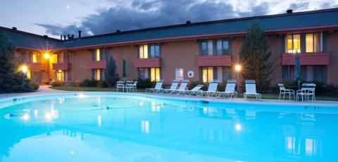 HOLIDAY INN image 11