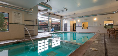 HOLIDAY INN image 10